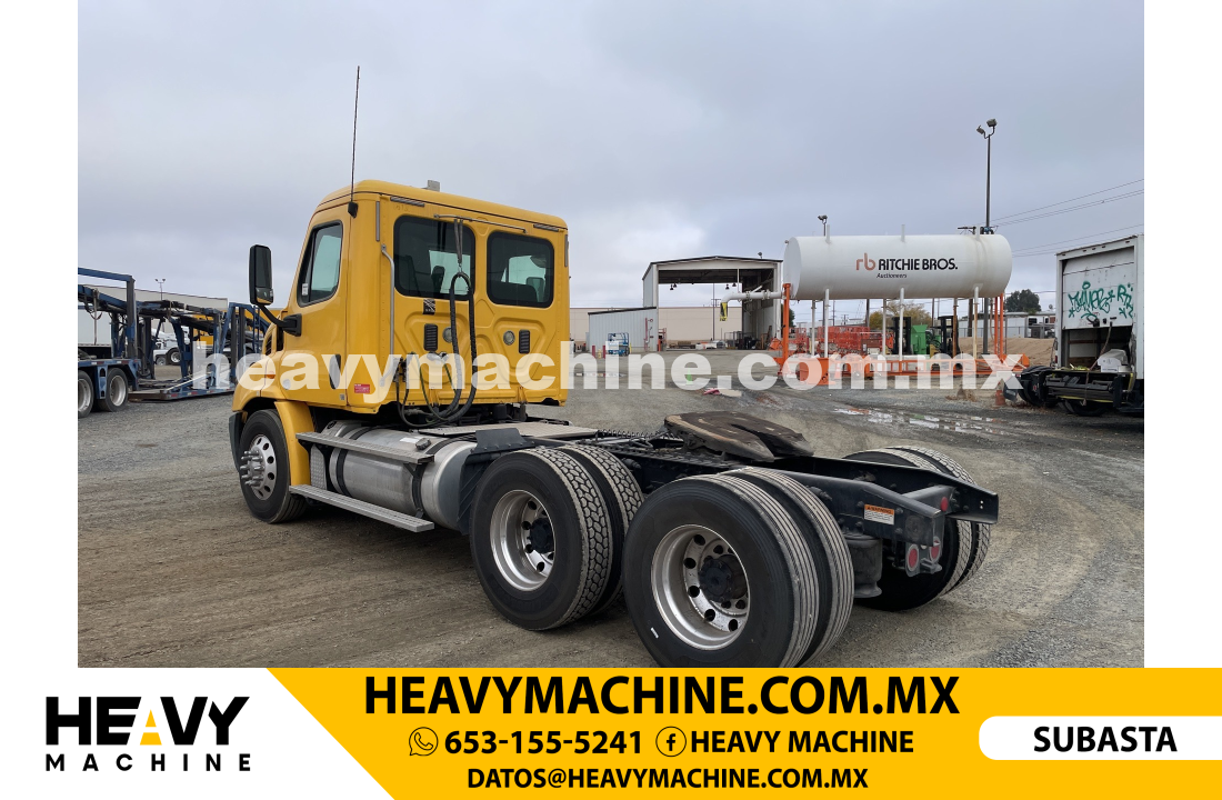 Camión Day Cab 2013 Freightliner Cascadia 113