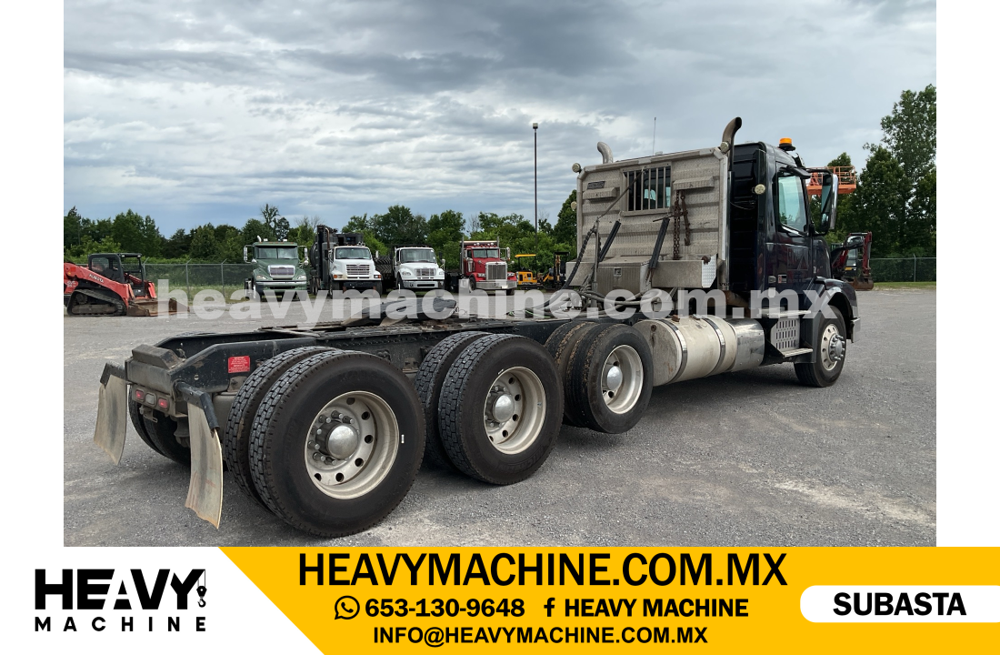 Camión Day Cab 2017 VOLVO VXN 8x4 Heavy Haul Tri-A