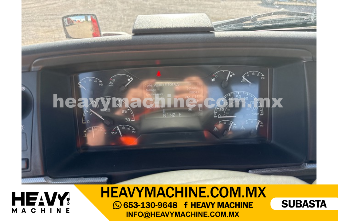 Camión Day Cab 2021 VOLVO VNR