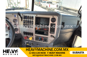 Camión Day Cab 2013 MACK CHU613 8x4