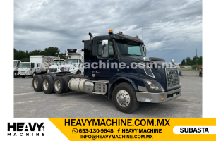 Camión Day Cab 2017 VOLVO VXN 8x4 Heavy Haul Tri-A