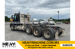 Camión Day Cab 2017 VOLVO VXN 8x4 Heavy Haul Tri-A