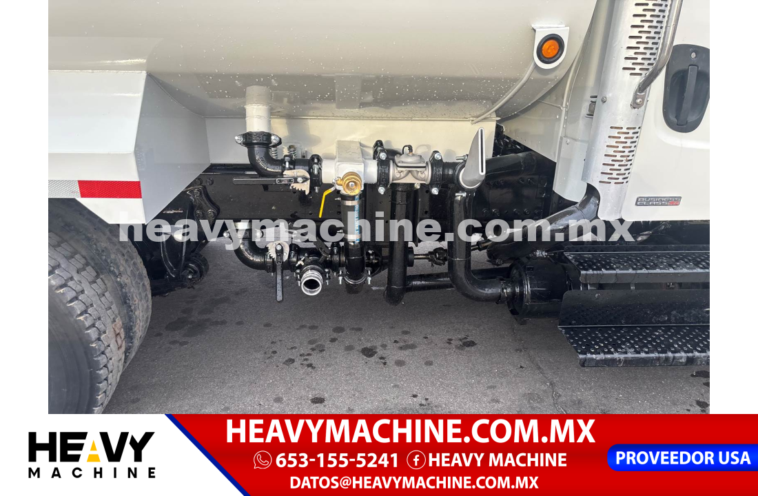 Camión Pipa de agua 2011 Freightliner M2 106