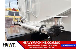 Camión Pipa de agua 2010 Freightliner M2 106