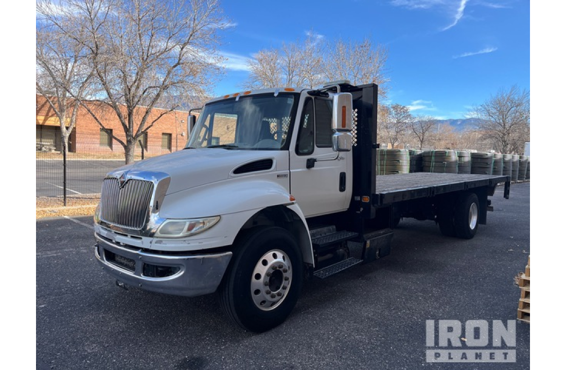 INTERNATIONAL 4400 4x2 2012