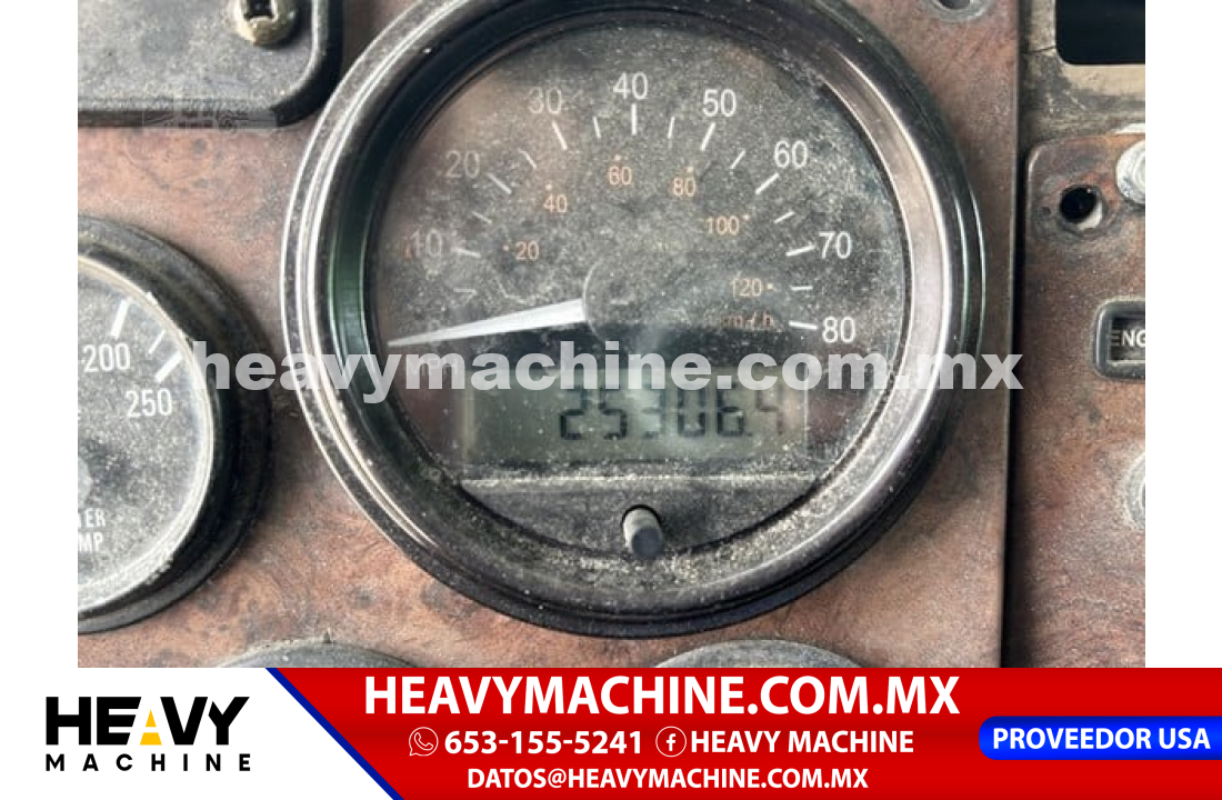 Camión Plataforma 2005 Peterbilt 335