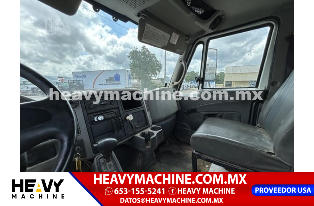 Camión Plataforma 2010 International DURASTAR 4300