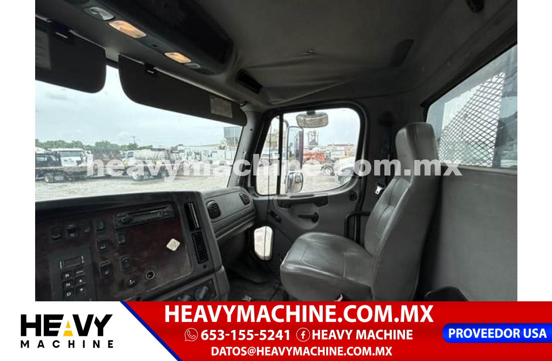 Camión Plataforma 2012 Freightliner BUSINESS CLASS M2 106