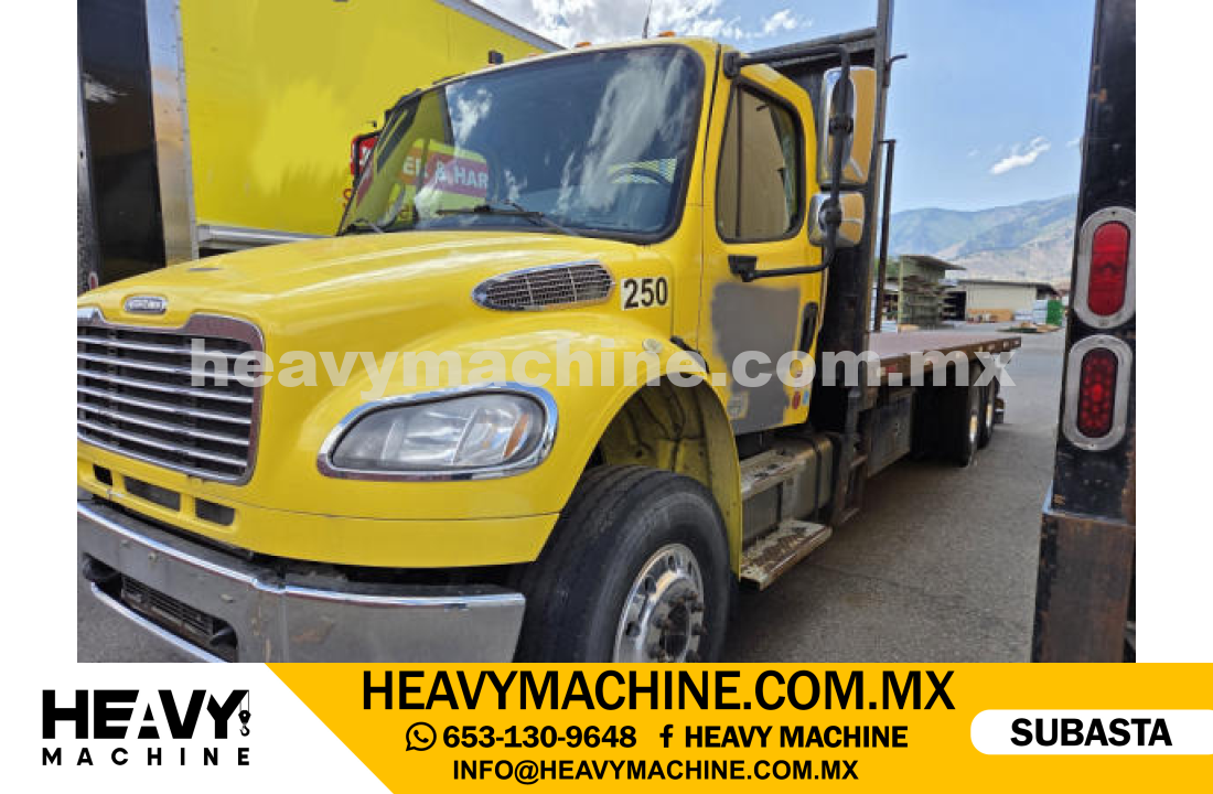 Camión Plataforma 2014 FREIGHTLINER M2106