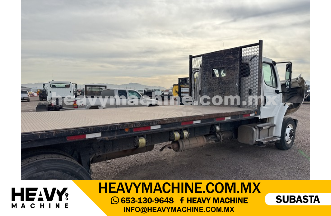 Camión Plataforma 2015 FREIGHTLINER M2 106