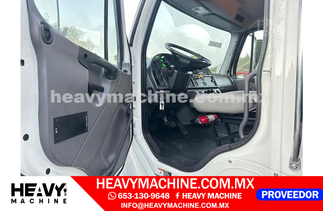 Camión Plataforma 2016 FREIGHTLINER BUSINESS CLASS M2 106