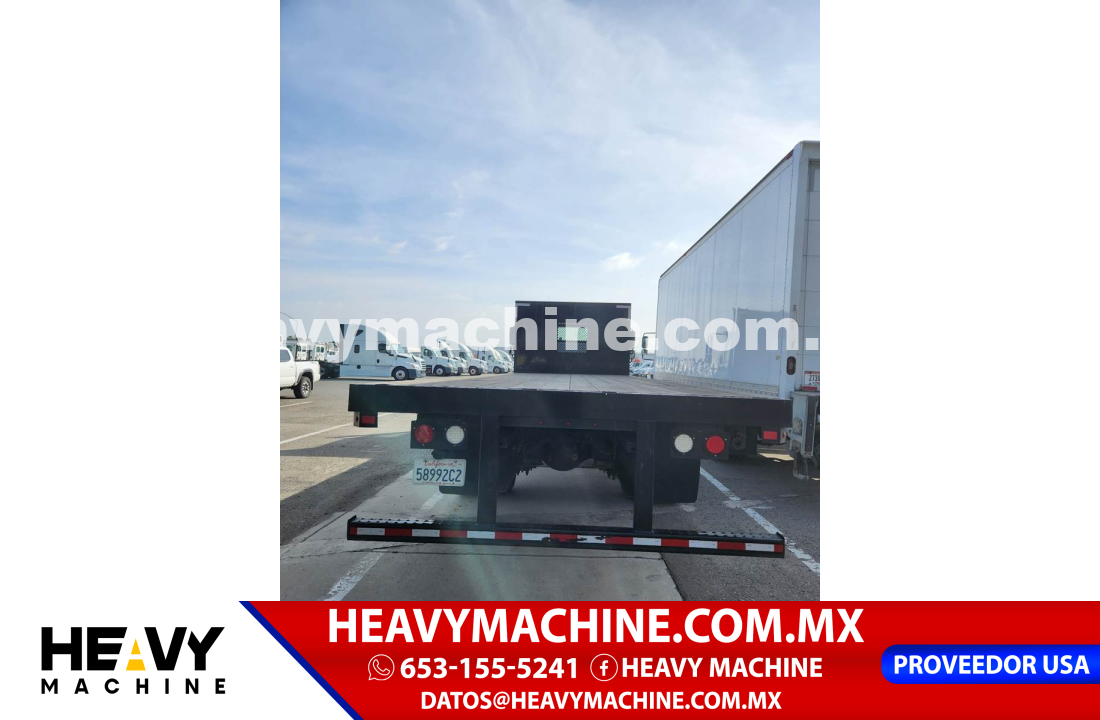 Camión Plataforma 2017 FREIGHTLINER M2 106