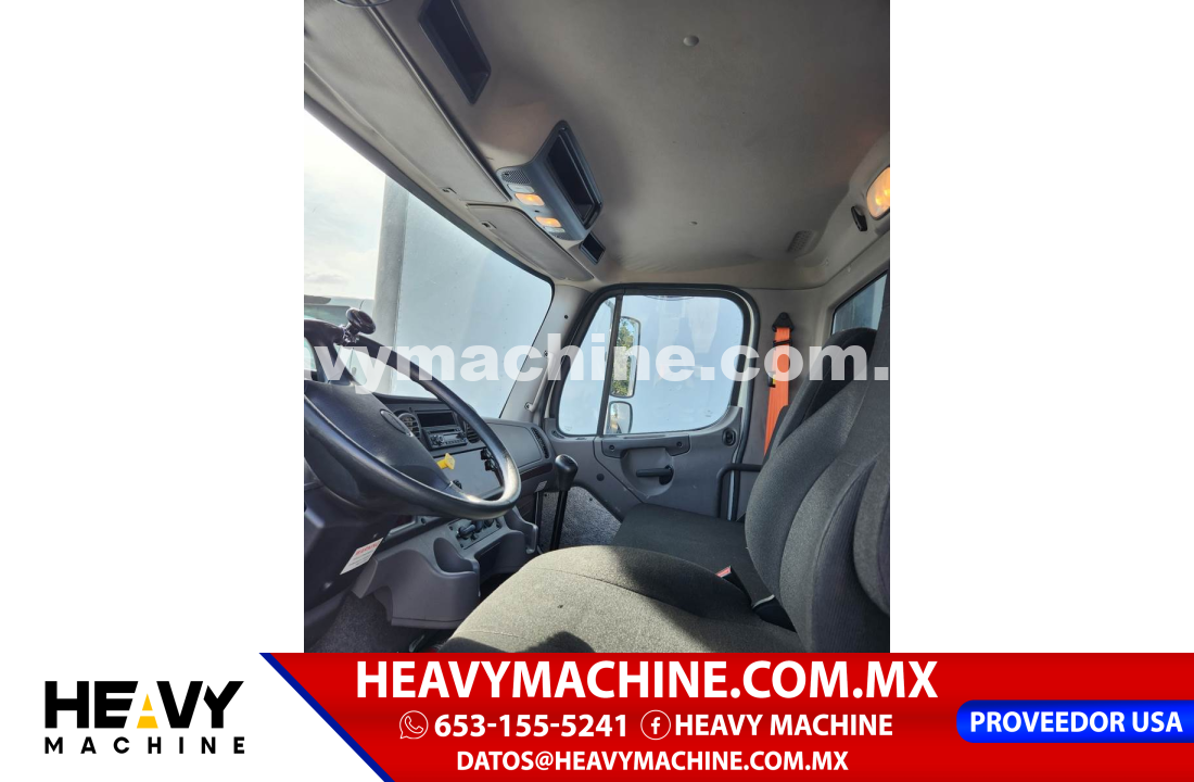 Camión Plataforma 2017 FREIGHTLINER M2 106