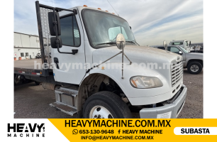 Camión Plataforma 2015 FREIGHTLINER M2 106