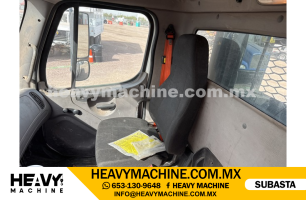 Camión Plataforma 2015 FREIGHTLINER M2 106