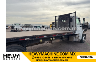 Camión Plataforma 2015 FREIGHTLINER M2 106