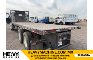 Camión Plataforma 2015 FREIGHTLINER M2 106