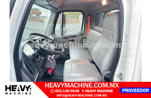 Camión Plataforma 2016 FREIGHTLINER BUSINESS CLASS M2 106
