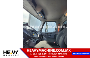 Camión Plataforma 2017 FREIGHTLINER M2 106