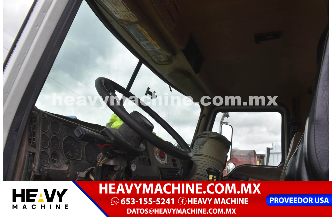 Camión Rolloff 2005 MACK Granite CV713