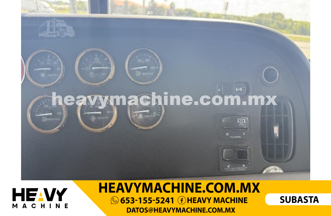 Camión Rolloff 2012 PETERBILT 365