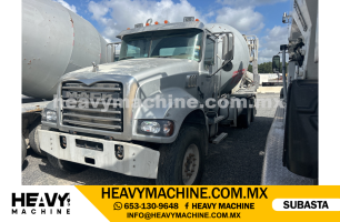  2017 MACK GU713 6x4