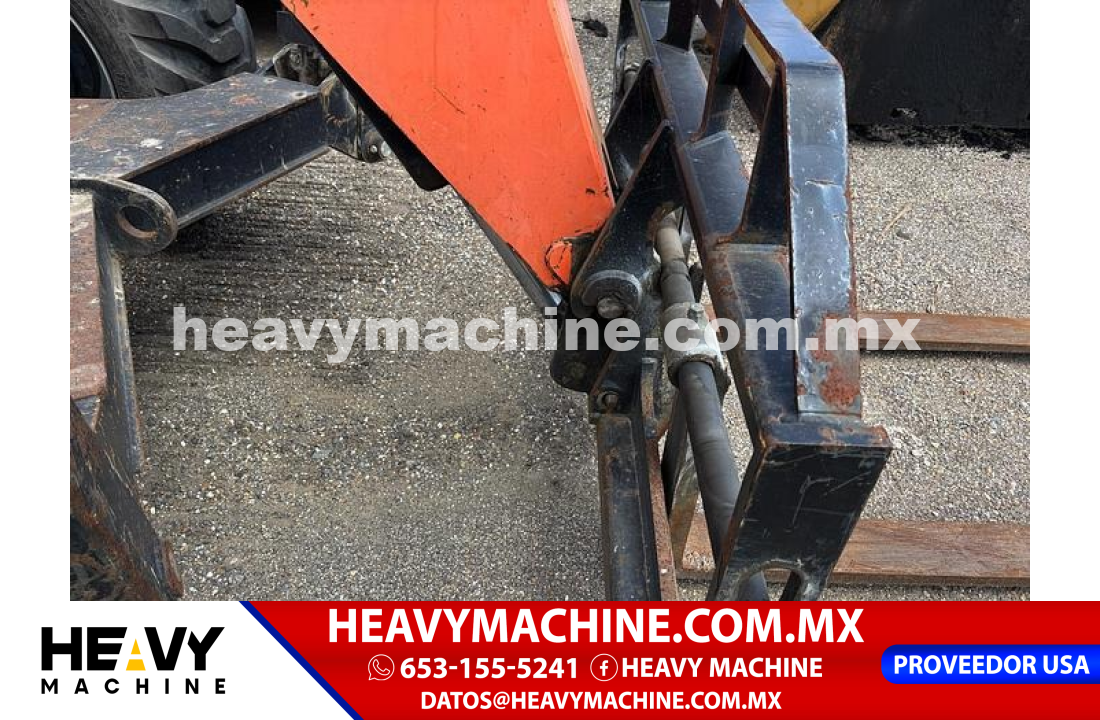 Equipo de elevación Telehandler 2013 SKAY TRACK 10042