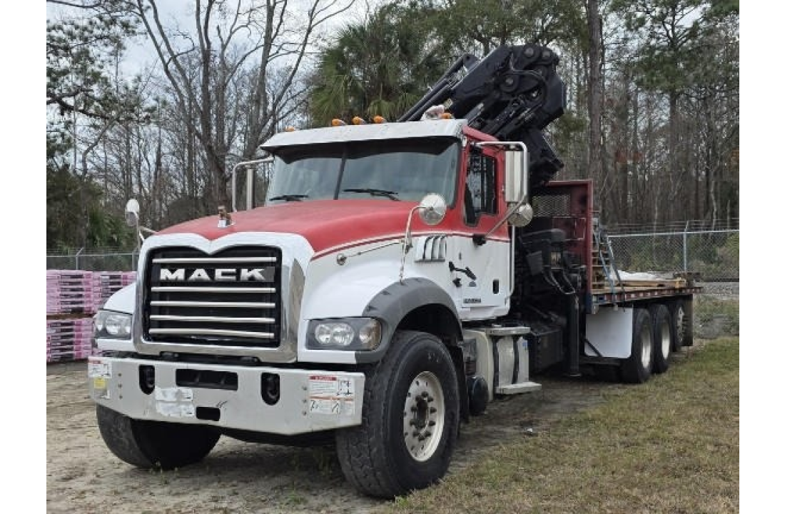 MACK GU713 2016