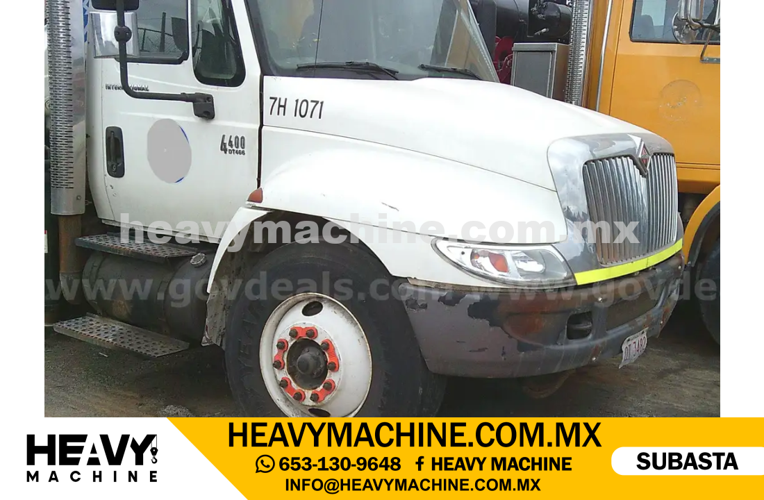 Grúa Articulada 2002 INTERNATIONAL 4400