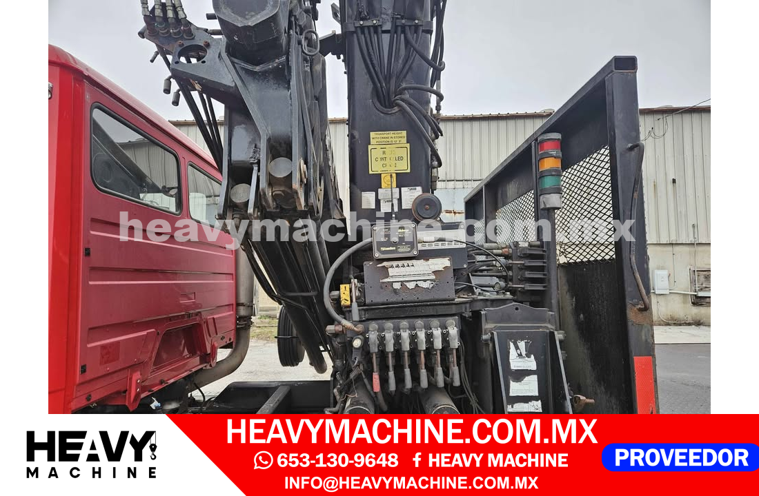 Grúa Articulada 2003 FREIGHTLINER