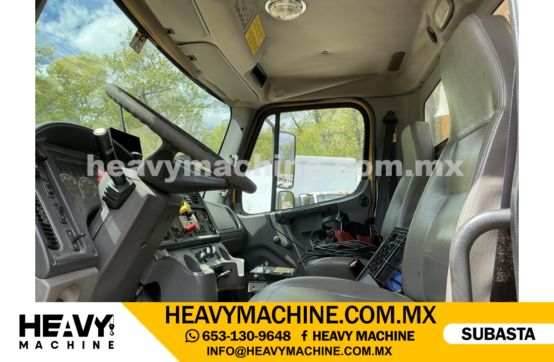 Grúa Articulada 2006 FREIGHTLINER M2 112