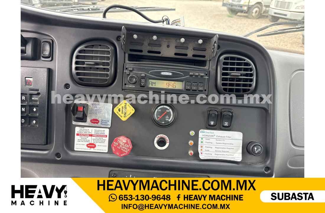 Grúa Articulada 2006 FREIGHTLINER M2
