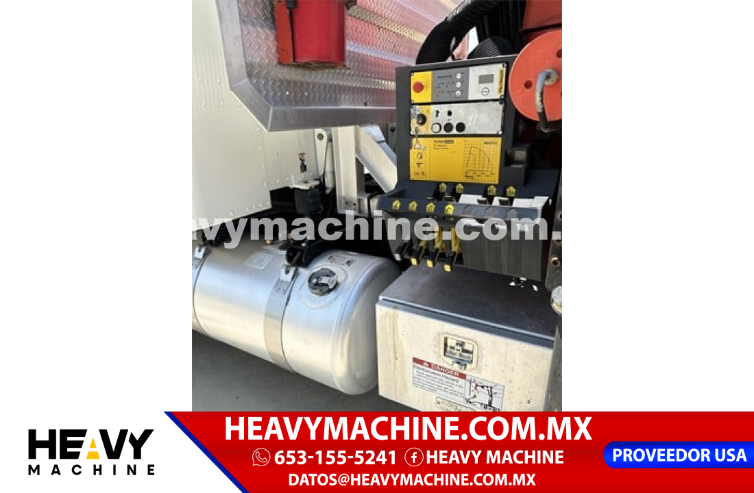 Grúa Articulada 2009 Peterbilt 384