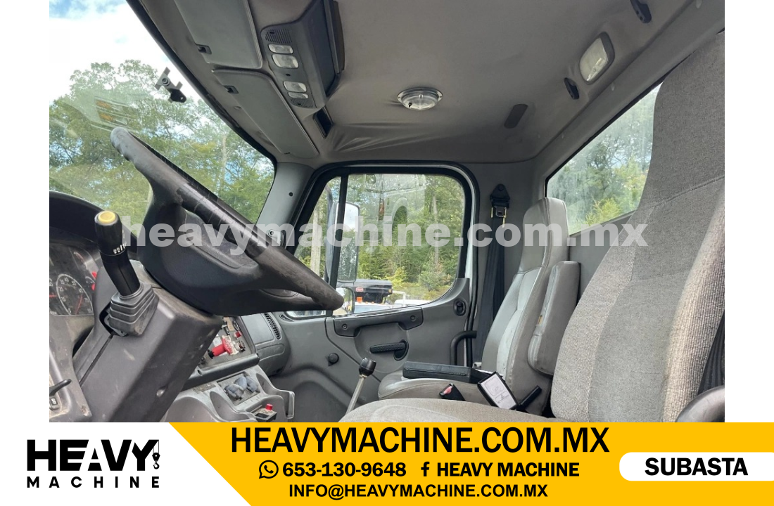 Grúa Articulada 2010 FREIGHTLINER m2