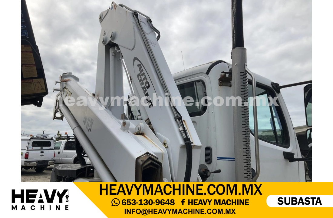 Grúa Articulada 2010 FREIGHTLINER m2