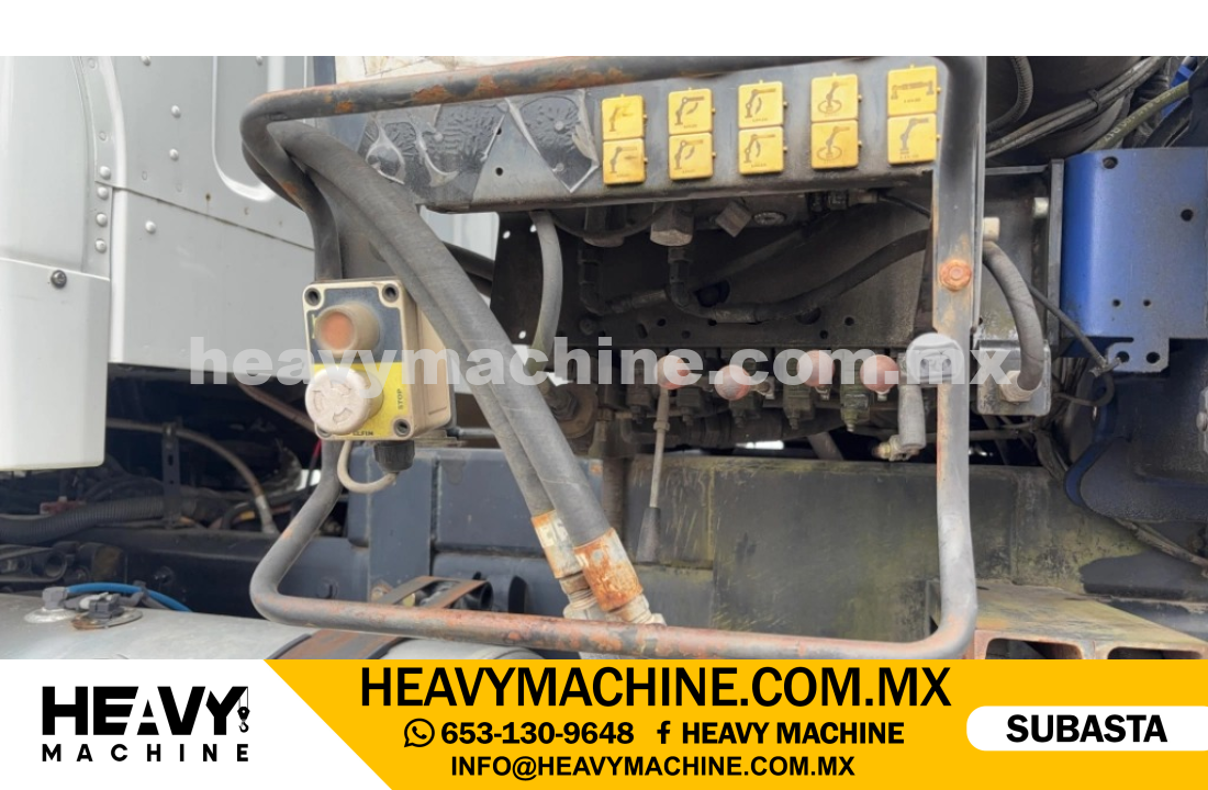 Grúa Articulada 2012 FREIGHTLINER Bussines M2