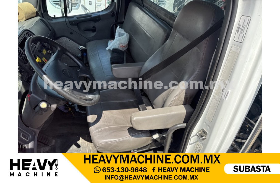 Grúa Articulada 2012 FREIGHTLINER M2 112