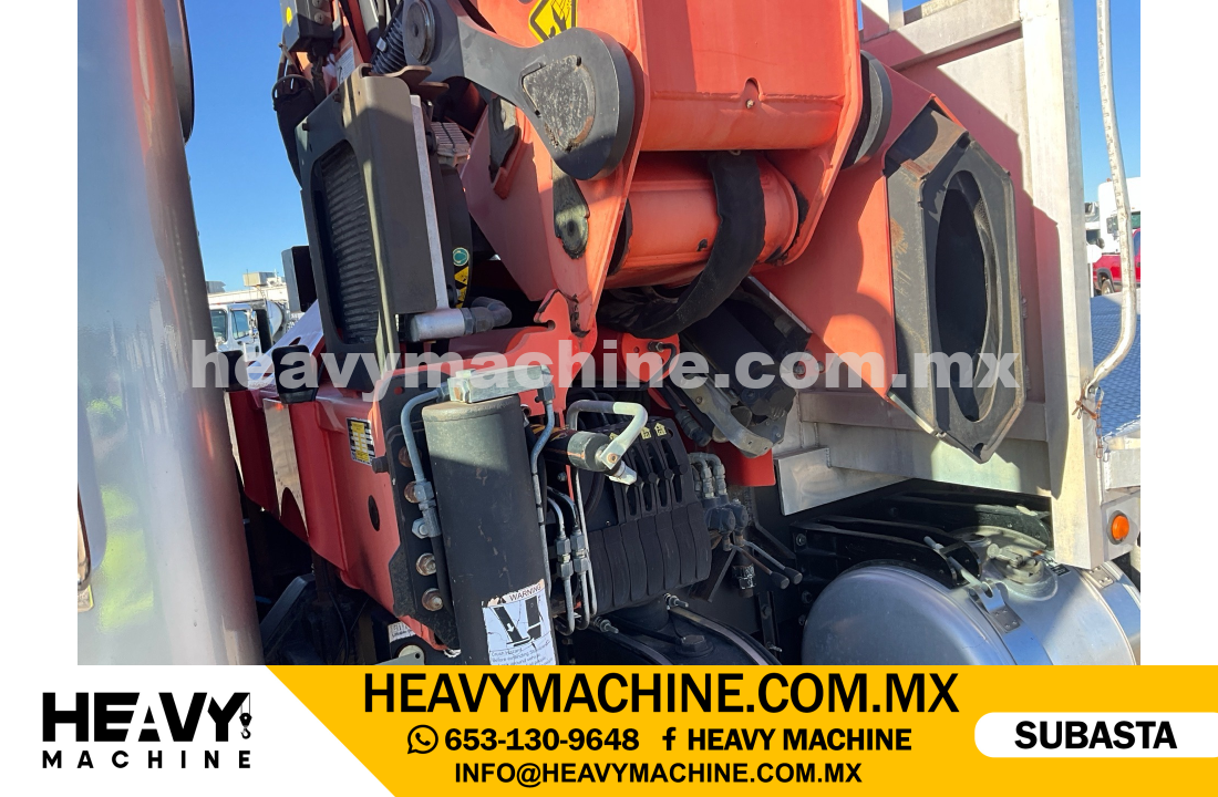 Grúa Articulada 2012 PETERBILT 348