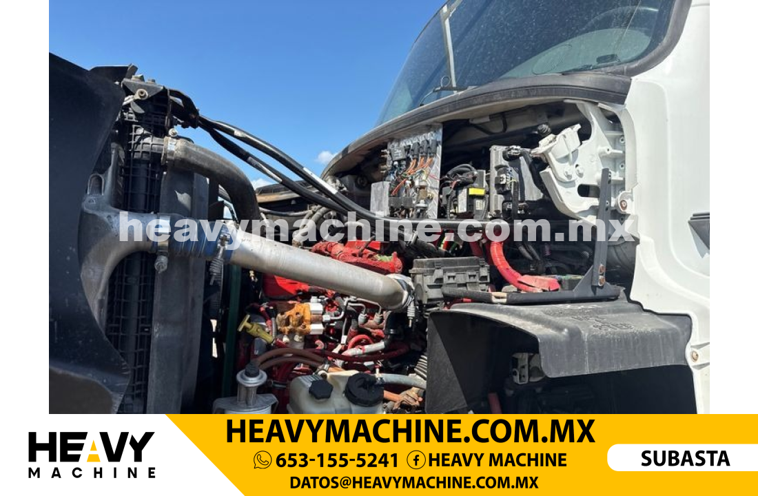 Grúa Articulada 2013 FREIGHTLINER 108SD