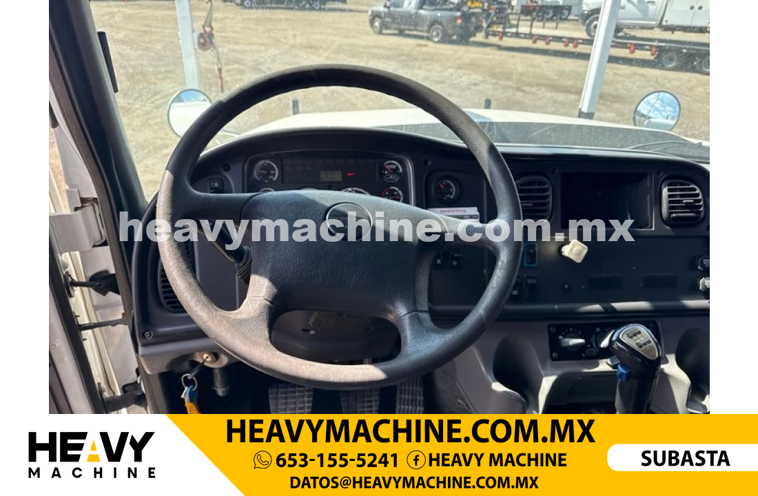 Grúa Articulada 2013 FREIGHTLINER 108SD