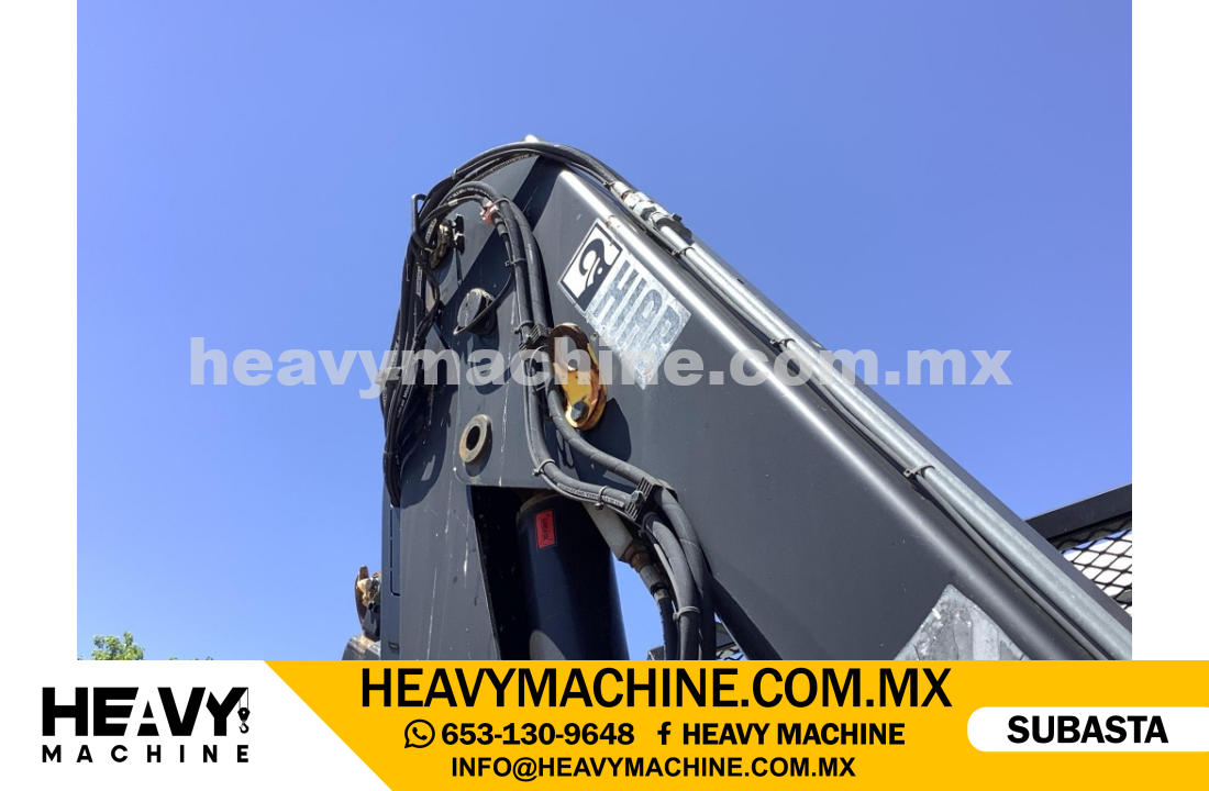 Grúa Articulada 2013 FREIGHTLINER M2106