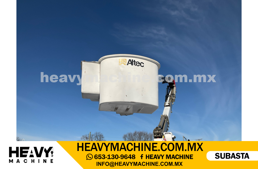 Grúa Canastilla 2013 FREIGHTLINER M2 112