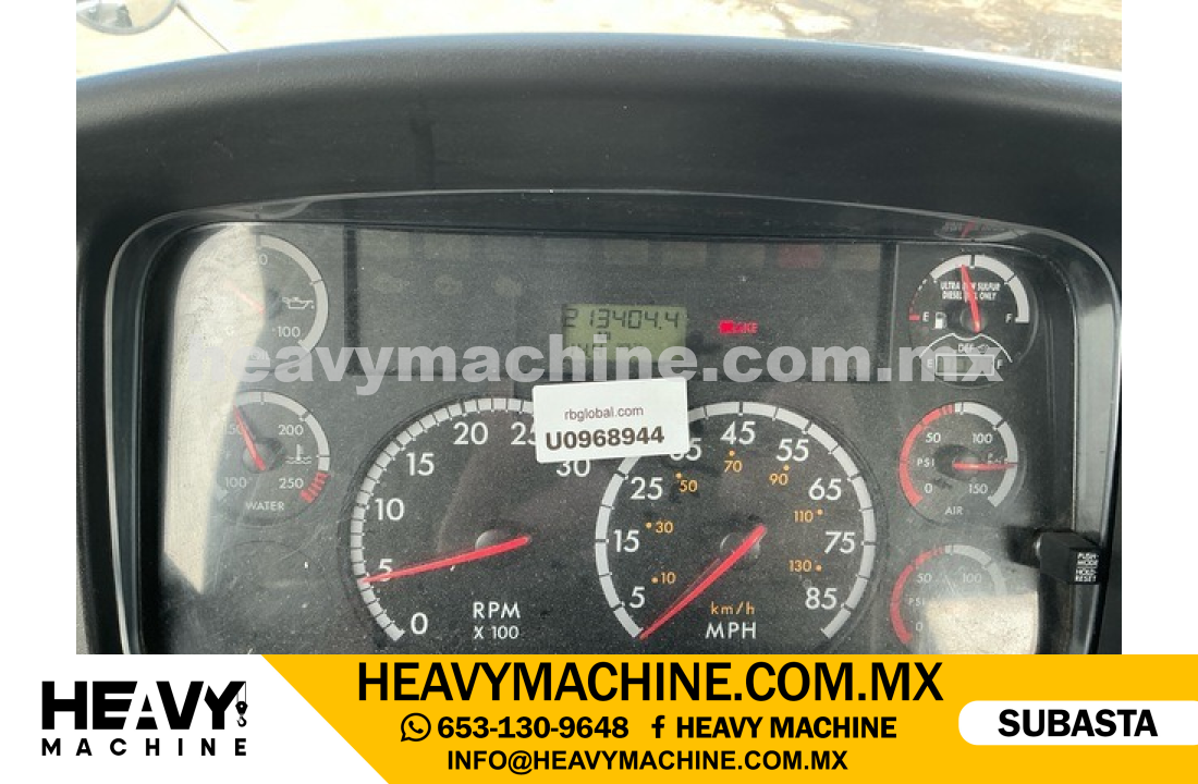 Grúa Articulada 2013 FREIGHTLINER M2 112