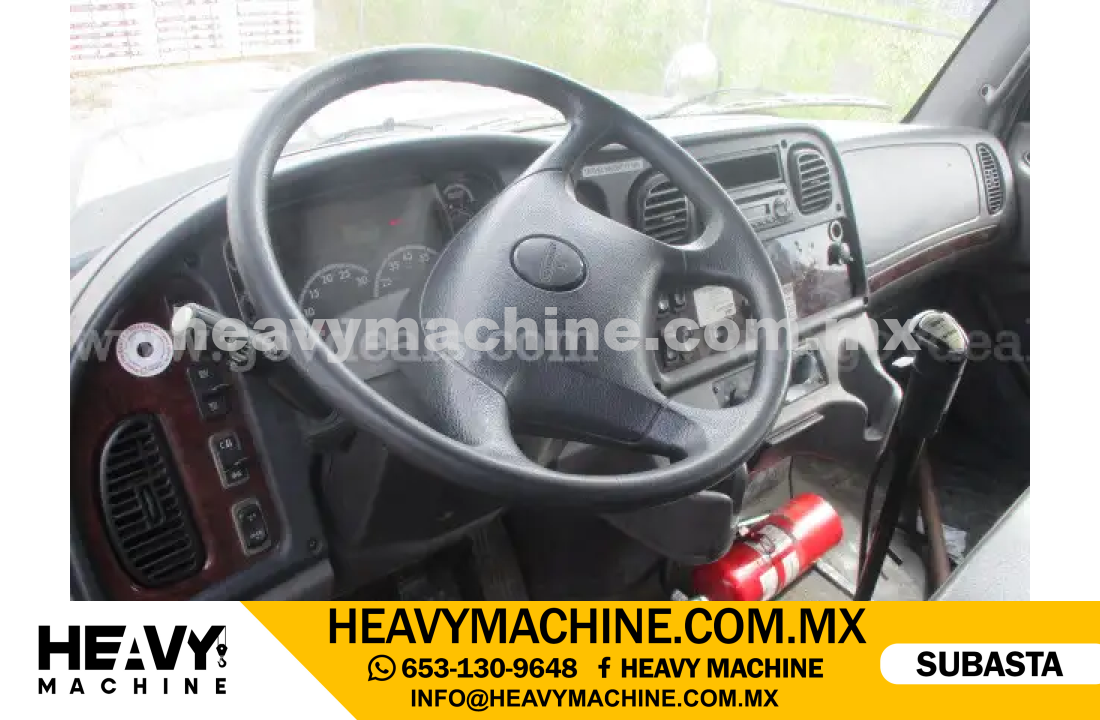 Grúa Articulada 2013 FREIGHTLINER M2 112