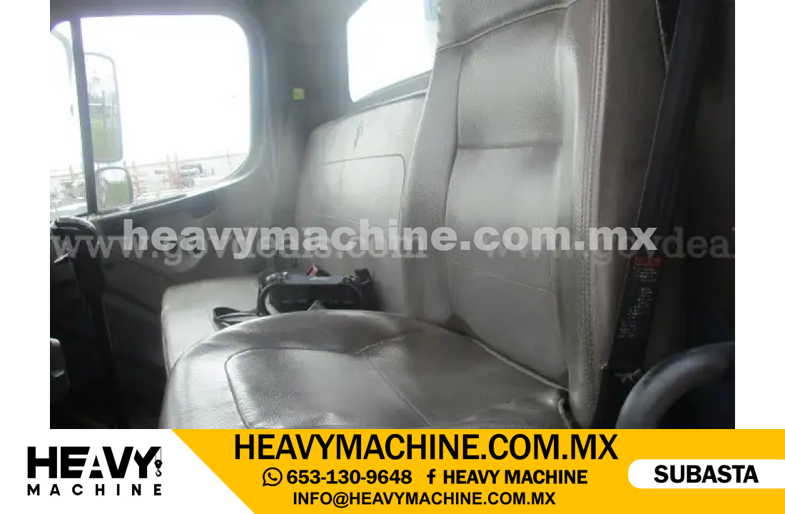 Grúa Articulada 2013 FREIGHTLINER M2 112