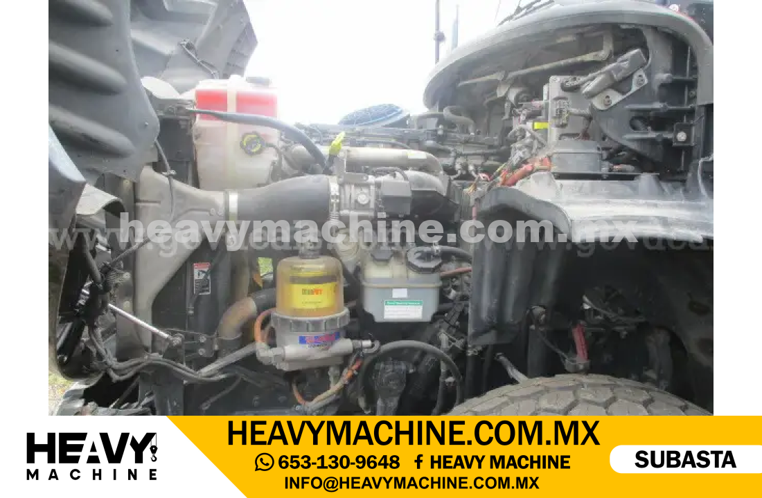 Grúa Articulada 2013 FREIGHTLINER M2 112