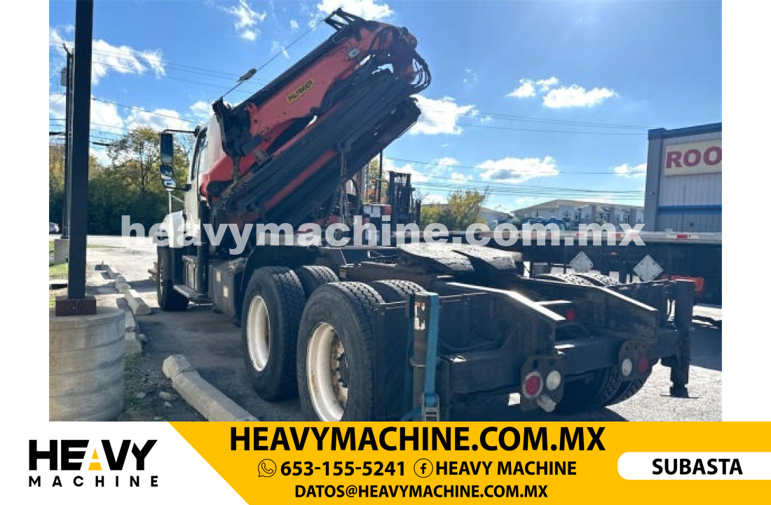 Grúa Articulada 2014 FREIGHTLINER 114SD