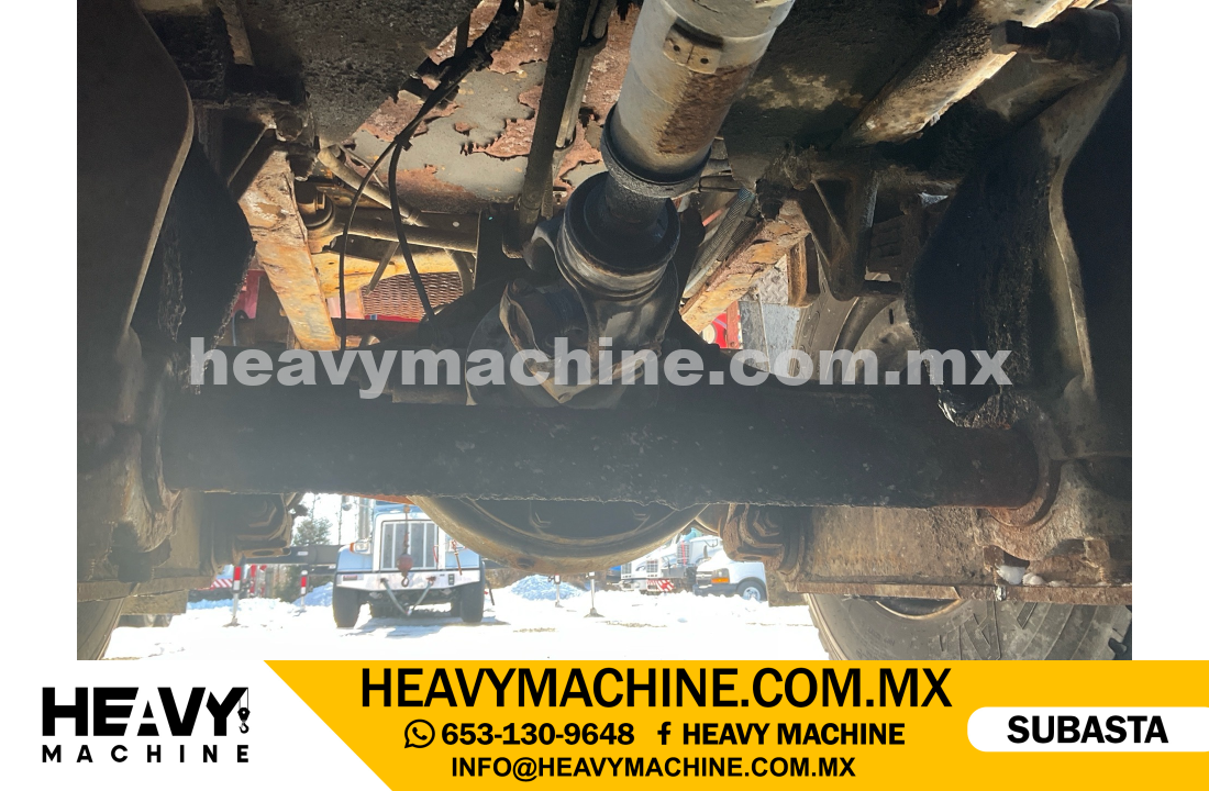 Grúa Articulada 2014 FREIGHTLINER M2106