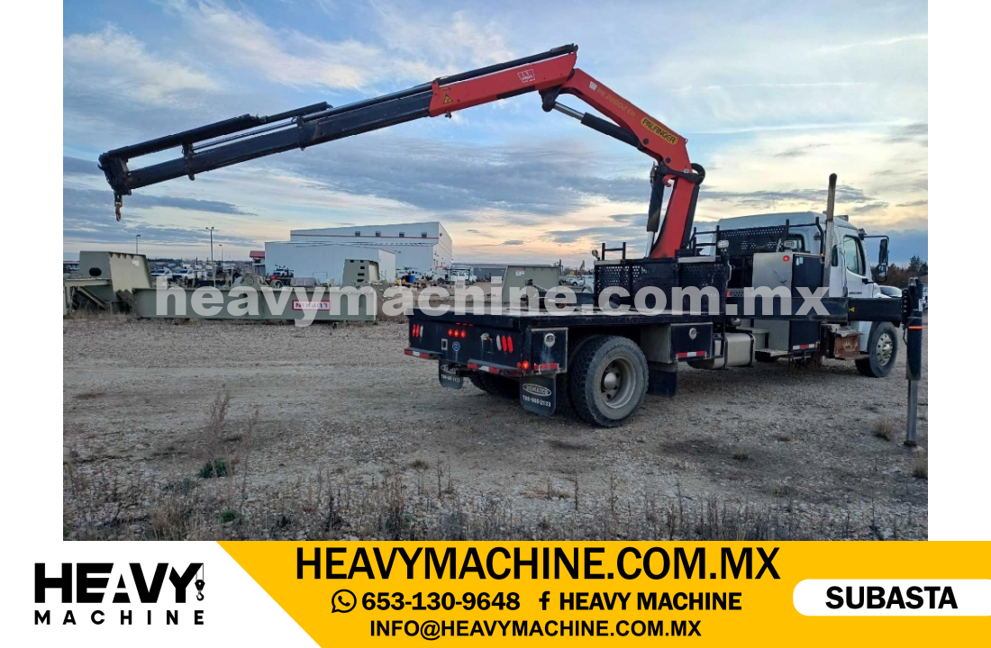 Grúa Articulada 2014 FREIGHTLINER M2 106