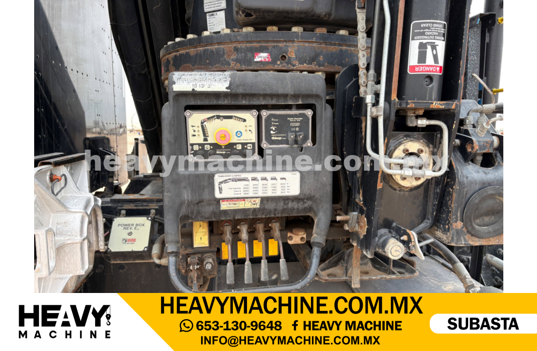 Grúa Articulada 2014 PETERBILT 367